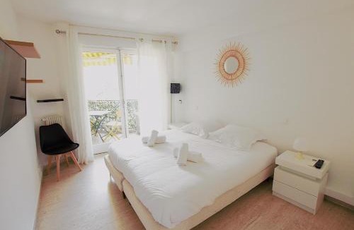 Pointe Croisette Apartment | Cannes Palm Beach - Fully fitted apartment - 2 bedrooms