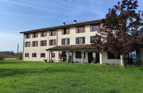 Reggio nell'Emilia Apartment | Caputmundi