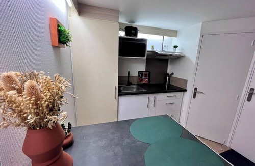 Brive-la-Gaillarde Apartment | Casa Cloutiers #1 -Studio RDC -Hyper Centre Brive