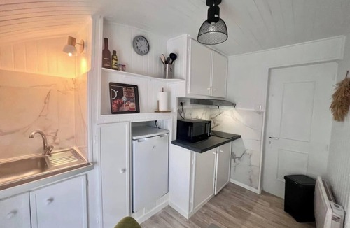 Brive-la-Gaillarde Apartment | Casa Cloutiers #3 - Studio - Hyper Centre Brive