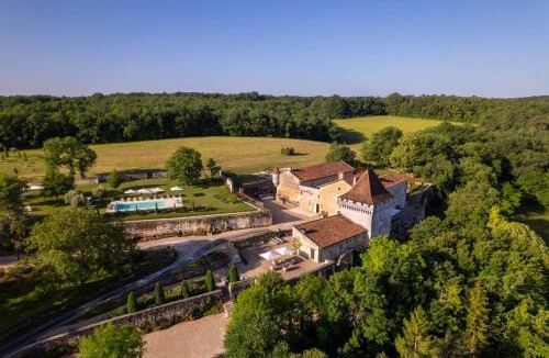 Vieux-Mareuil Villa | Château de Chanet - Grand Logis & Tour