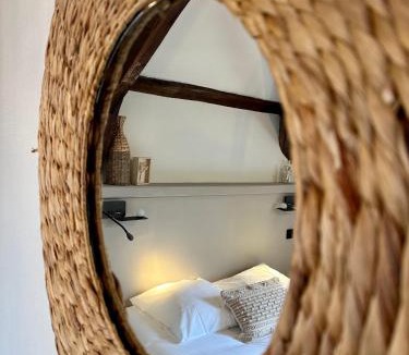 Ussel Bed & Breakfast | Château de la Borde à Ussel, centre-ville, proche autoroute A89, CLIMATISATION