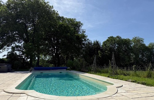 LAbsie Bed & Breakfast | Château Talence 1870