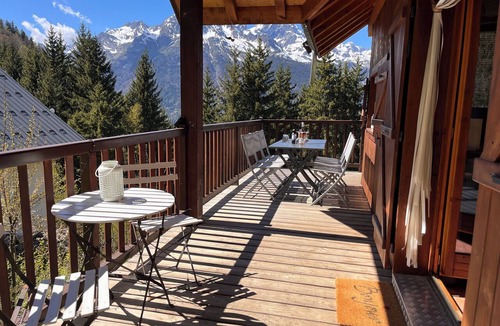 Oz-en-Oisans Ski Chalet | Chal'Oz, charming and comfortable chalet near the ski slope (100m)