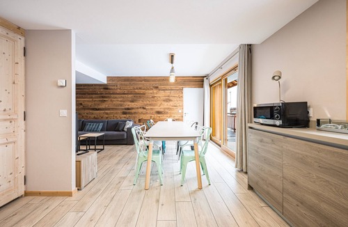 La Toussuire Ski Chalet | Chalet 'Alphonsine Ski Lodge' with Mountain View, Private Terrace and Wi-Fi