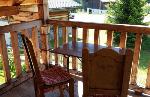 Vallorcine Ski Chalet | Chalet 2-3 pers., balcony, parking lot, ski lift 1.5km, bus 50m, train ski areas 850m