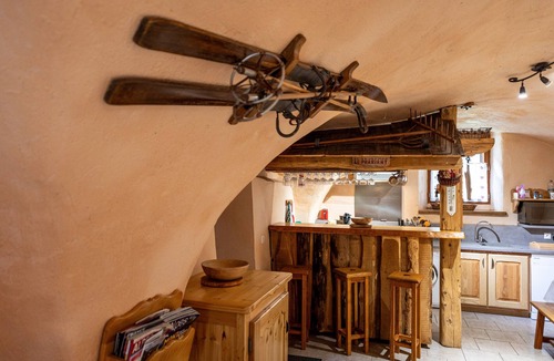 Celliers Ski Chalet | Chalet 'De Charme À La Montagne' with Mountain View, Private Terrace and Wi-Fi