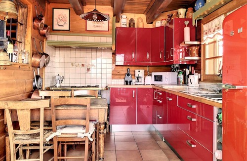 Villarembert Ski Chalet | Chalet for 10 with fireplace and sauna