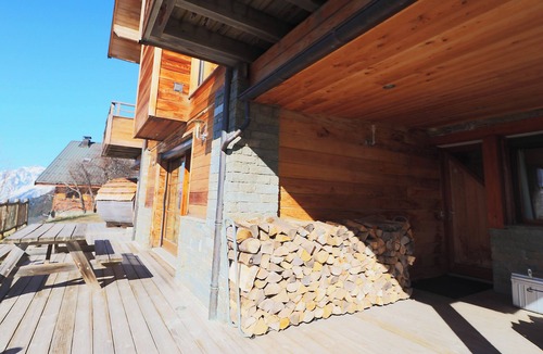Montgellafrey Apartment | Chalet apartment for rent with south-facing terrace and private sauna