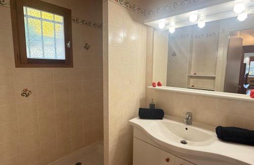 Saint-Michel-de-Maurienne Ski Chalet | Chalet 6 Pers-Prox Cols-Vue Vallée-Jardin-BBQ