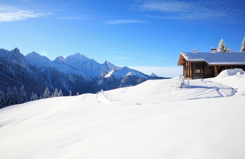 Manigod Ski Chalet | Chalet La Trafolée : summer in the mountain pastures, winter next to the slopes.