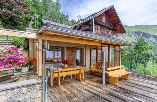 Jarrier Ski Chalet | Chalet Lo Grané - Four Bedroom Chalet, Sleeps 8