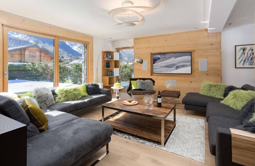 Chamonix-Mont-Blanc Ski Chalet | Chalet Montana - a self catered chalet that sleeps 12 guests in 5 bedrooms