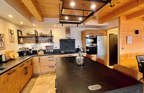 Manigod Ski Chalet | Chalet Serbijanka with Jacuzzi Sauna Hammam and Private Spa for 14 Guests