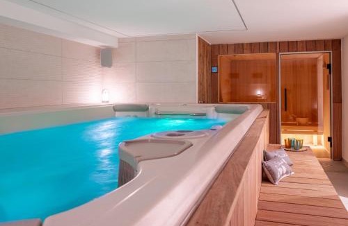 Le Lavancher Ski Chalet | Chalet Seven Summits - Pool - Sauna - Jacuzzi - By Cozee Rentals