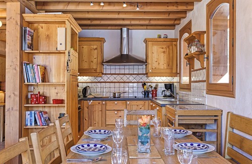 Chamonix-Mont-Blanc Ski Chalet | Chalets Bonheur 6BR Sauna Sleeps 10, Argentière (Chamonix), France