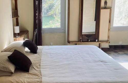 Laruscade House | Chambre avec salle de bain privée à la campagne