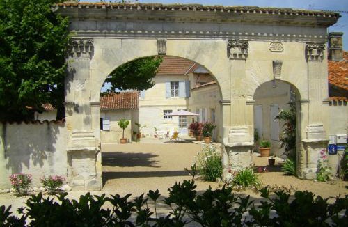 Brie-sous-Archiac Bed & Breakfast | Chambre d'Hôtes Clos des Pierres Blanches