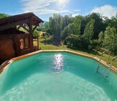 Tour-de-Faure Bed & Breakfast | Chambre et suite chez l'habitant Le champ des lucioles