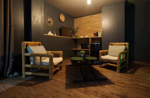 Saint-Martial-sur-Ne Bed & Breakfast | chambre IGNAZIO avec jaccuzi lit rond et jardin avec piscine