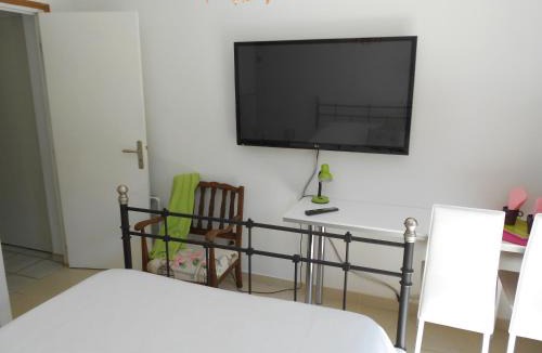 Roquefort-les-Pins Bed & Breakfast | CHAMBRE PARENTALE 1