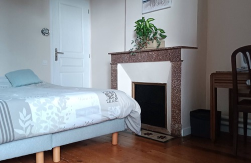 Noaillac Bed & Breakfast | Chambres d'hôtes aux vieux fours for 2 people near freeway access