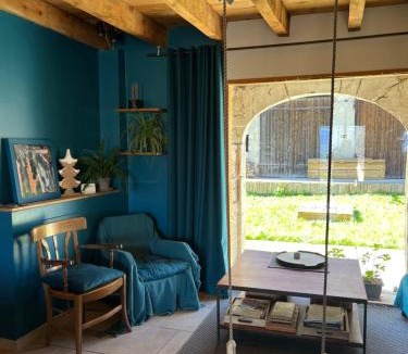 Cessens Bed & Breakfast | Chambres d'hôtes - En Alpacie, à l'orée des possibles