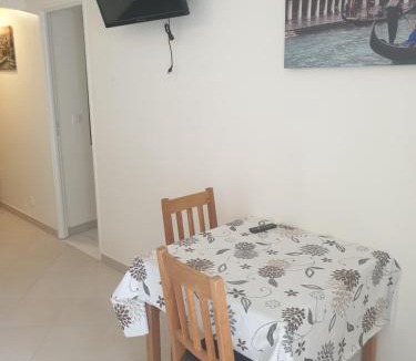 La Celle-sous-Gouzon House | chambres d'hotes villa soleil