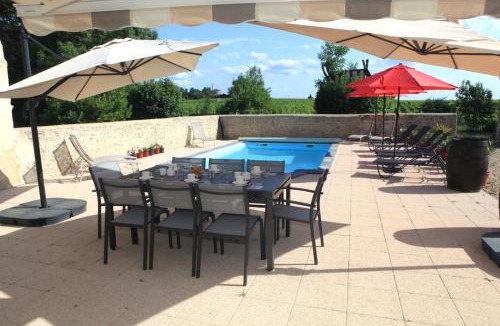 Saint-Seurin-de-Cadourne Bed & Breakfast | Chambres d'hôtes Au Clocher