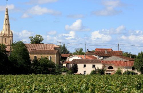 Saint-Seurin-de-Cadourne Bed & Breakfast | Chambres d'hôtes Au Clocher