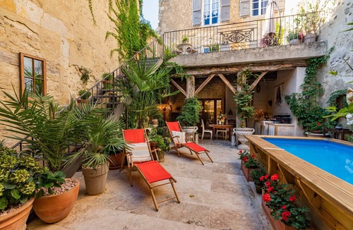 Condom House | Champagne House - Luxury oasis with pool, fusball table & home cinema