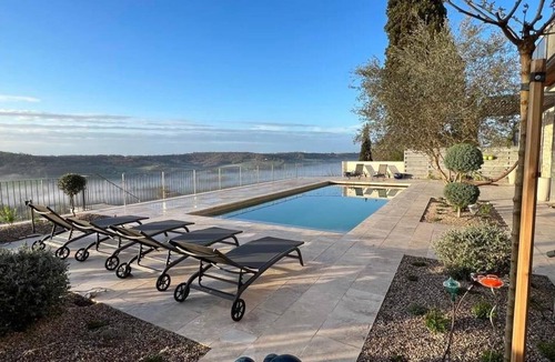 Lauzerte House | Character house with swimming pool in medieval village