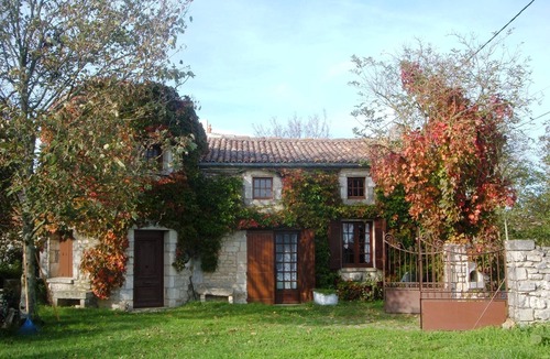 Balanzac Cottage | Character traditional Charentais cottage in rural location 20 minutes from Royan