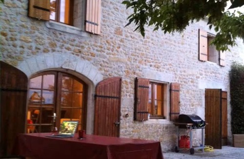 Mosnac House | Charentais country house surrounded by vineyards with heated swimming pool