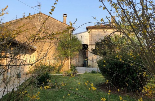Gemozac House | CHARENTAISE HOUSE 85 M2 with enclosed garden