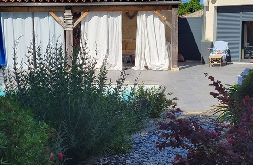 Varzay House | Charentaise house with swimming pool close to the sea in a peaceful setting.