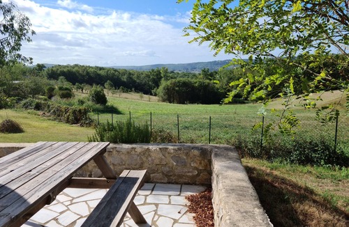 Saint-Pantaleon-de-Larche Cottage | Charming cottage in the countryside