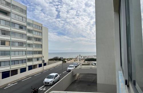 Saint-Hilaire-de-Riez Apartment | Charmant appartement avec parking, à 50m de la plage - FR-1-324A-25