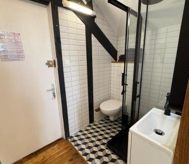 Saint - Michel Apartment | Charmant studio en centre ville