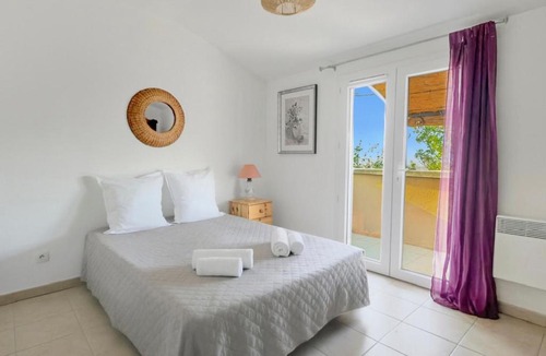 Cogolin Apartment | Charmant T2 - Piscine, Parking & Terrasse
