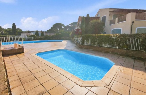 Cogolin Apartment | Charmant T2 - Piscine, Parking & Terrasse
