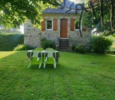 Gimel-les-Cascades Apartment | Charmante maison à la campagne