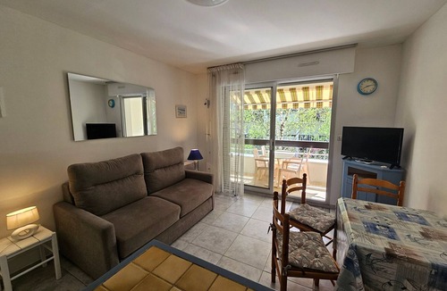 Saint-Georges-de-Didonne Apartment | "Charming Studio Near Beach & Town Center, Saint-Georges-de-Didonne"