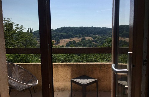 Beauregard-de-Terrasson House | Charming house surrounded by nature, with a spa, barbecue, and fireplace. Pets welcome!