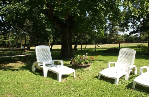 Saint-Merd-la-Breuille House | Charming Holiday Home with Enclosed Garden