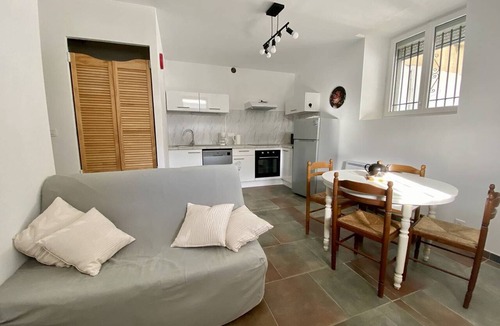 Cambo-les-Bains Apartment | Charming 1-Bedroom in Cambo-les-Bains, Near Spa, for 2 People