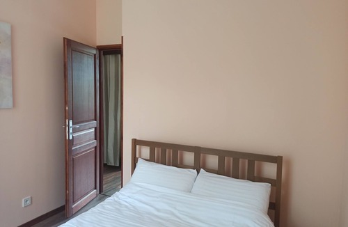 Lourdes Apartment | Charming 1-bedroom apartment in enjoyable Lourdes with WiFi 200 mBt
