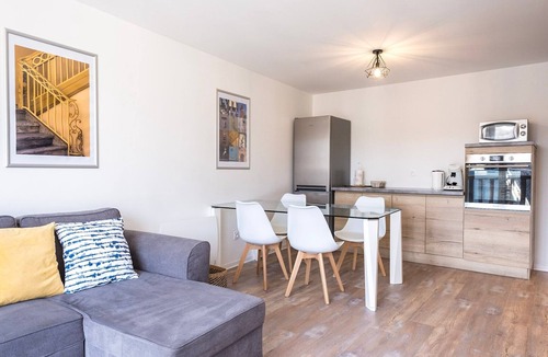 Bagneres-de-Bigorre House | Charming 1-Bedroom Apartment with Balcony & Wi-Fi – Bagnères de Bigorre
