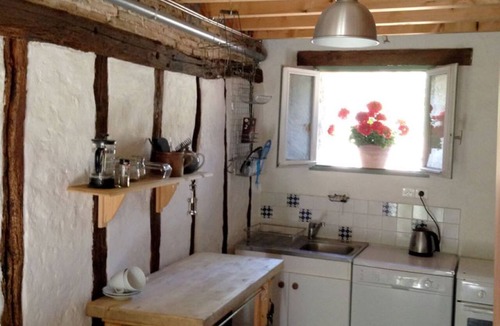 Valanjou Cottage | Charming 18th-century cottage with plenty of space for two.