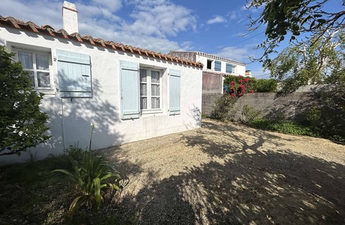 Noirmoutier-en-l'Ile House | Charming 2-Room House with Terrace, 4 Sleeps, Close to Beach and Shops in Noirmoutier